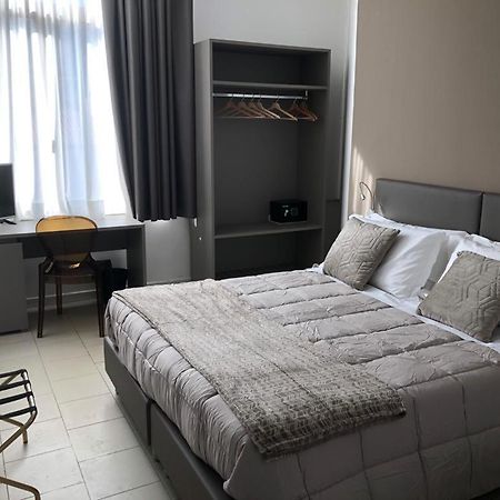 Hotel Inn Giardini Naxos Bagian luar foto