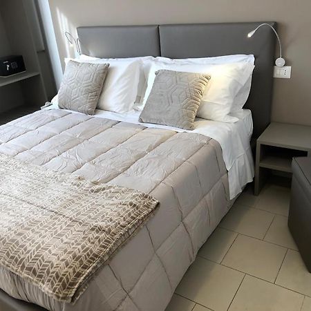 Hotel Inn Giardini Naxos Bagian luar foto