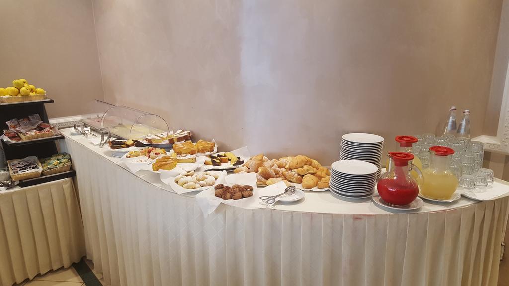 Hotel Inn Giardini Naxos Bagian luar foto