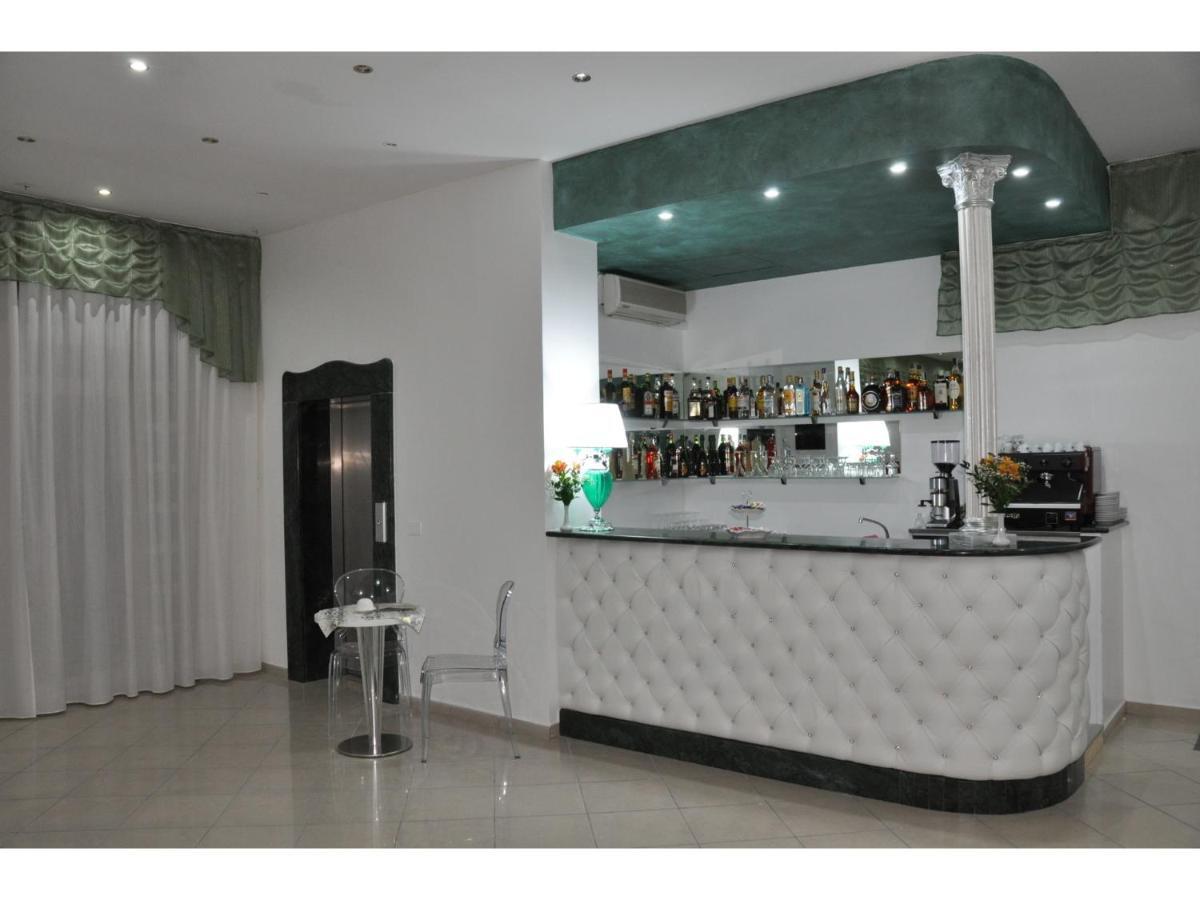 Hotel Inn Giardini Naxos Bagian luar foto