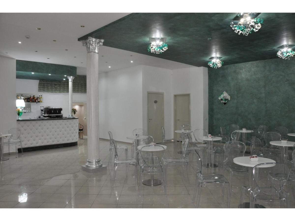 Hotel Inn Giardini Naxos Bagian luar foto